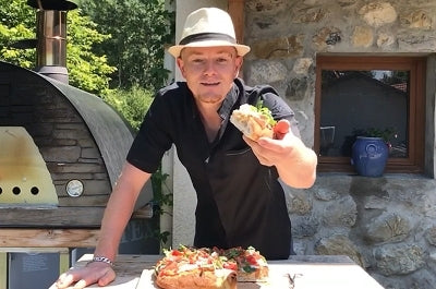 Pizza à la romaine cuite au four à bois Maximus avec pâte croustillante
