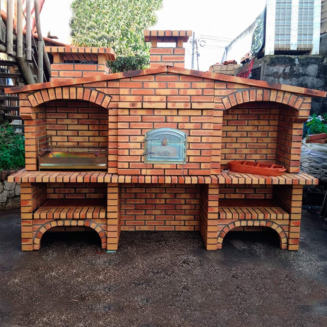 Barbecue Rustique avec Four et évier 