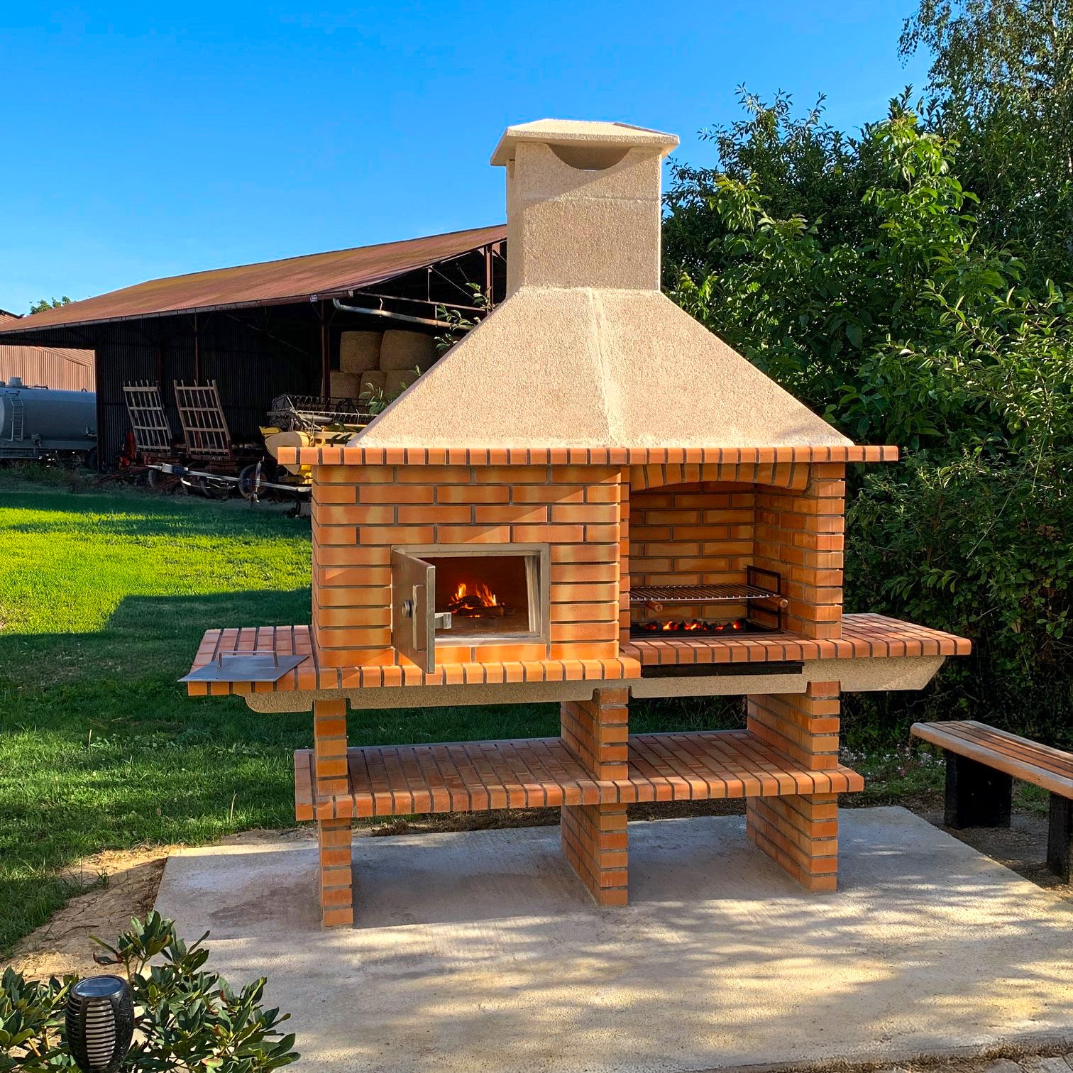Barbecue fixe avec four a pain et pizza 