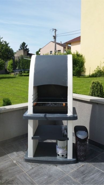 Picture of Barbecue Pierre Cellulaire en Promo AR8100F