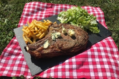 comment cuire une côte de boeuf au barbecue ?